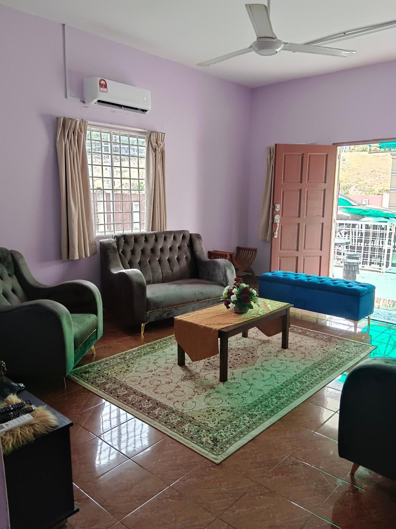 Aliza Scawa Homestay Куала Пила Екстериор снимка